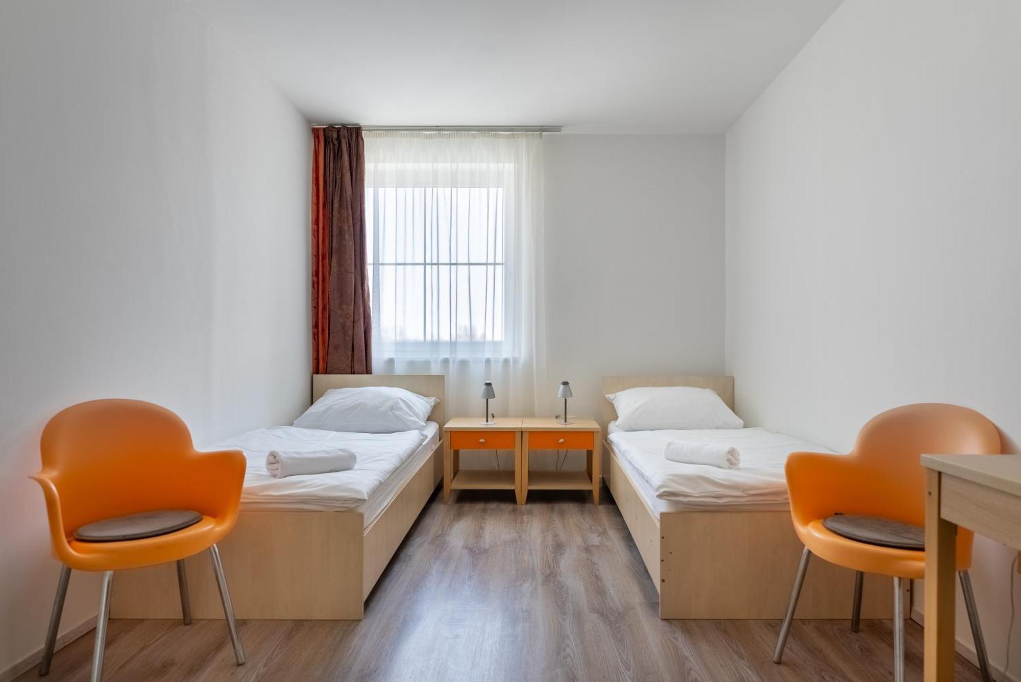 Hotel And Park Divoka Voda Bratislava Bagian luar foto